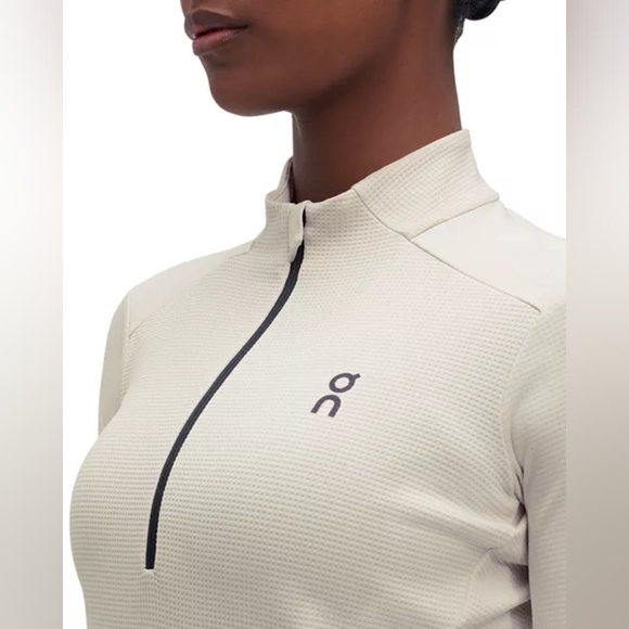 On Climate Shirt - Picture 2 of 7